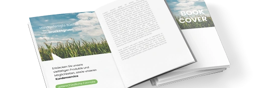 Handgefertigte Buecher auf Stapel