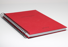 Hardcover-Ringbuch in rot mit schwarzer Prägung